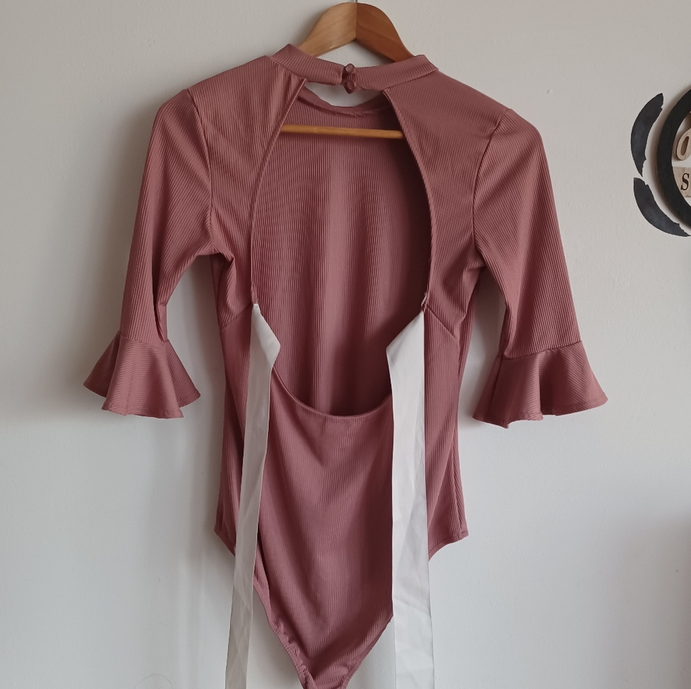 Timing Open Back Bodysuit - Picture 9 of 9
